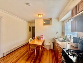 207 Whitwell St in Quincy, MA - Building Photo - Building Photo