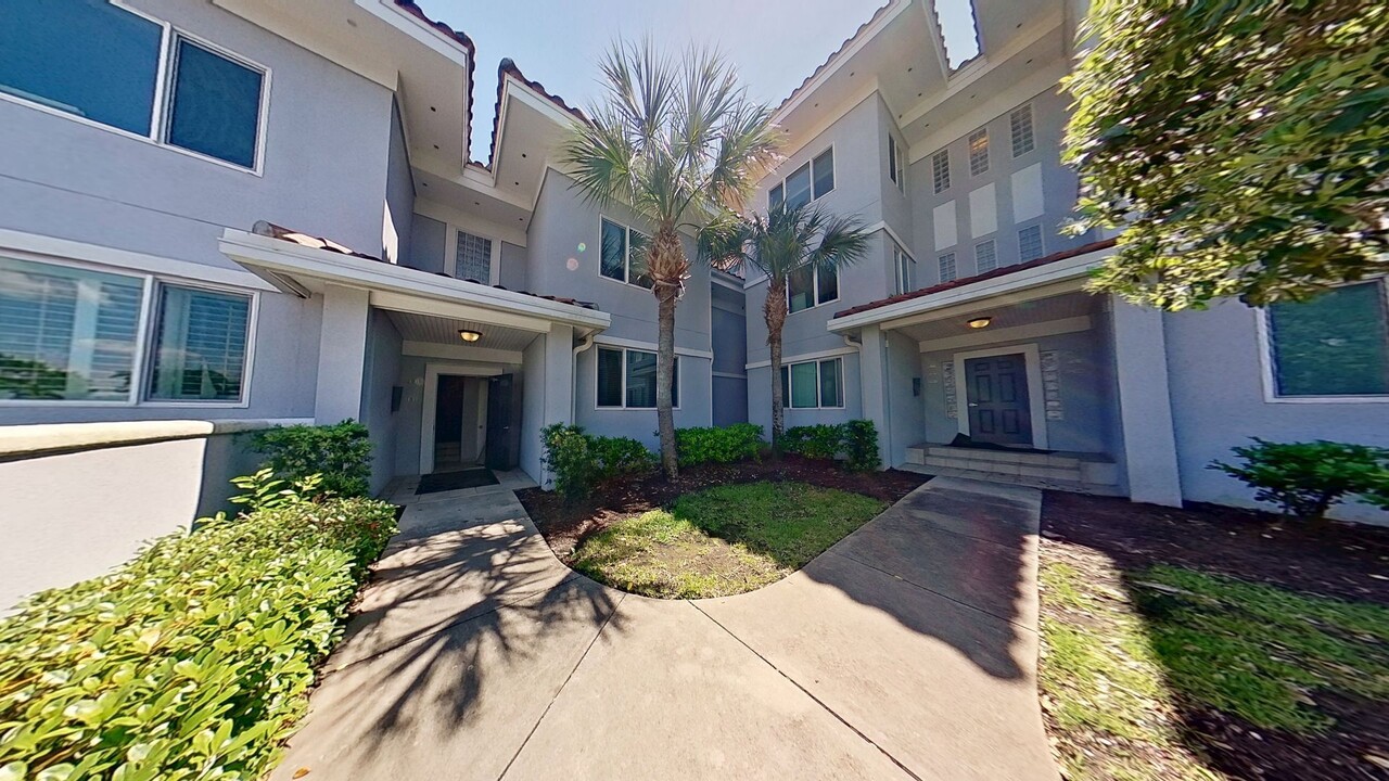 210 11th Ave N in Jacksonville Beach, FL - Building Photo