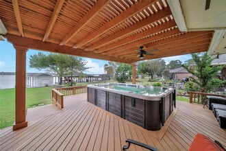 9698 E Shore Dr in Willis, TX - Building Photo - Building Photo
