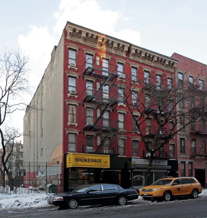 433-435 W 45th St in New York, NY - Building Photo