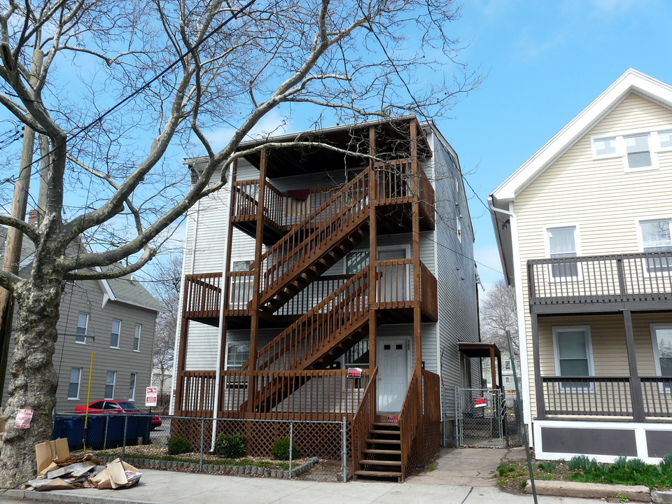 133 Clay St in New Haven, CT - Building Photo