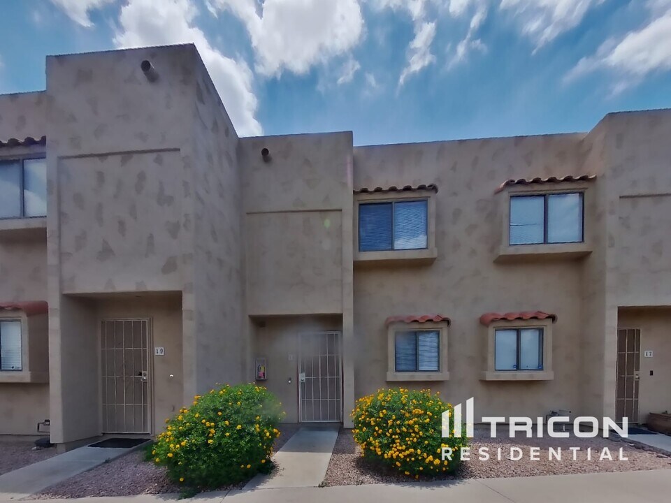 715 S Ext Rd in Mesa, AZ - Building Photo