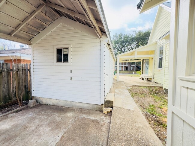 property at 409 Botts St