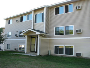 Southview Apartments in Hibbing, MN - Foto de edificio - Building Photo