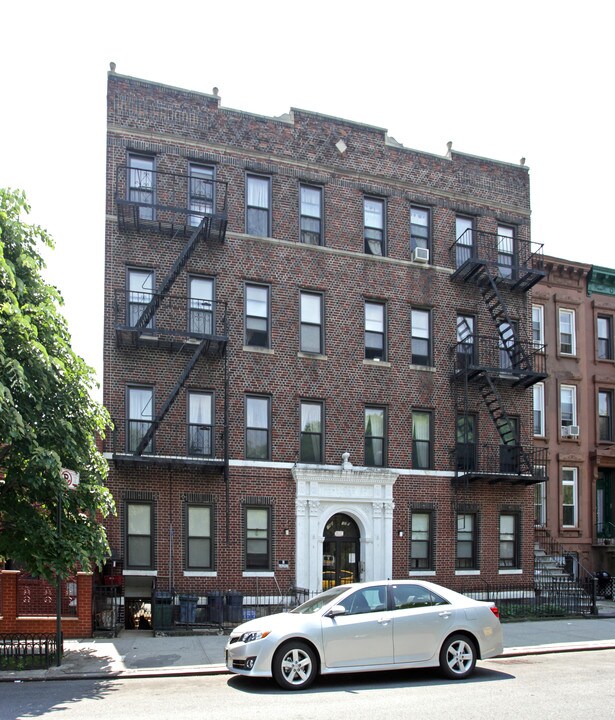 168-170 Decatur St in Brooklyn, NY - Building Photo