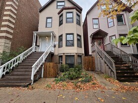 1140 W Roscoe St, Unit G in Chicago, IL - Building Photo