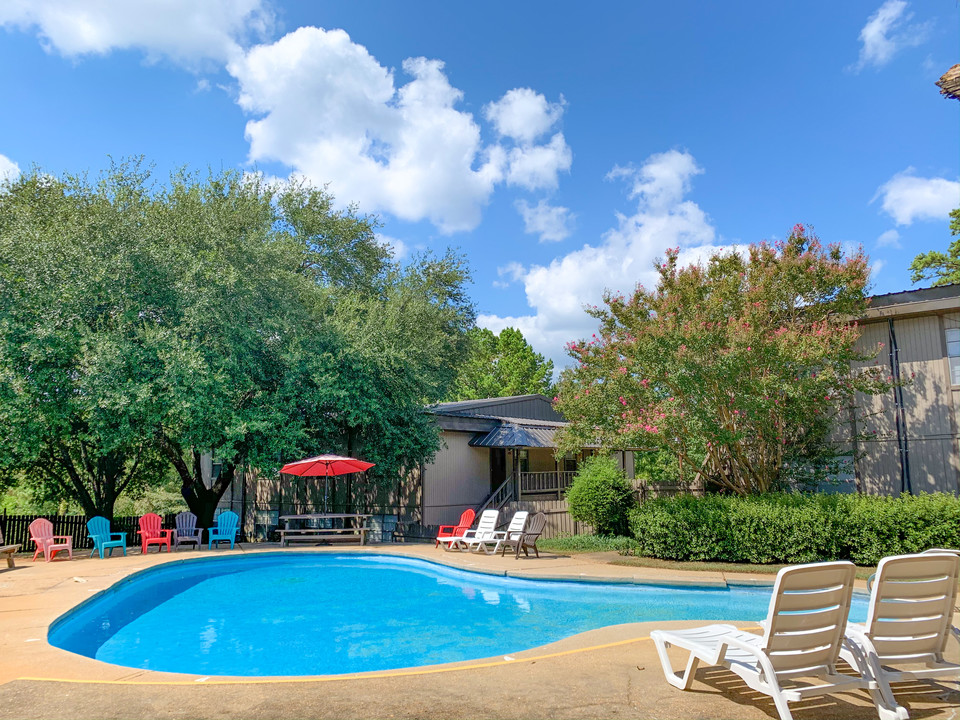 Tanglewood Apartments in Pineville, LA - Foto de edificio