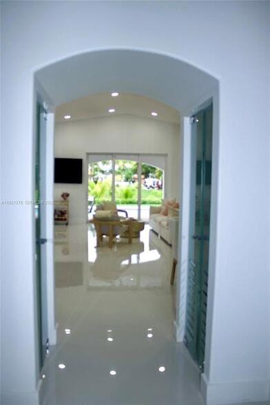 16056 SW 66th Terrace in Miami, FL - Foto de edificio - Building Photo