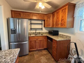 910 Edgemont Ave in Belmont, NC - Building Photo - Building Photo