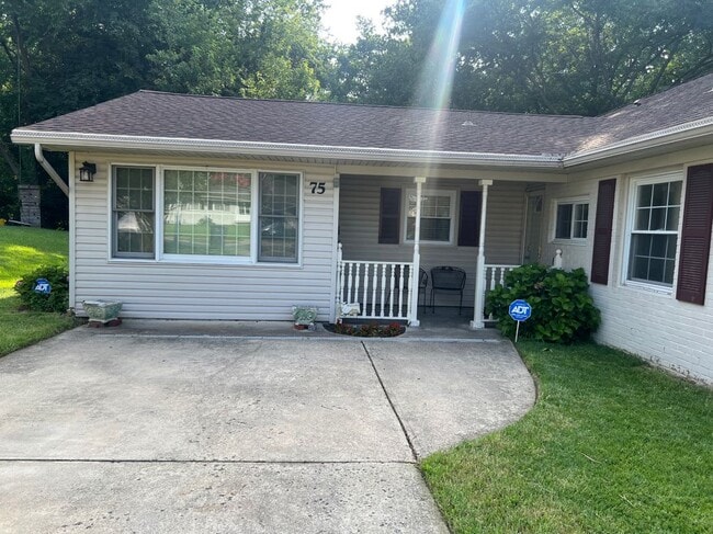 75 Plumtree Ln in Willingboro, NJ - Building Photo - Building Photo