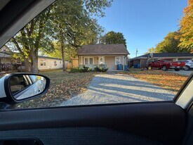 405 Broadway Ave in Arcadia, IN - Building Photo