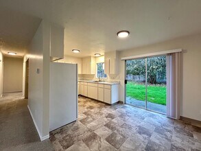 2005 SW 198th Ave in Beaverton, OR - Building Photo - Building Photo