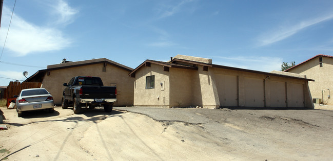 16085 Muni Rd in Apple Valley, CA - Building Photo - Building Photo