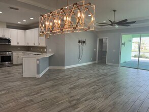 432 Good Life Wy in Daytona Beach, FL - Foto de edificio - Building Photo