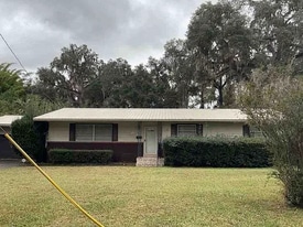 1477 SE Inglewood Ave in Lake City, FL - Building Photo