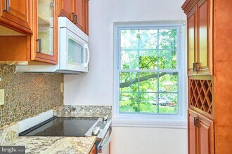 1322 Fort Myer Dr in Arlington, VA - Building Photo - Building Photo