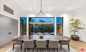 727 N Beverly Glen Blvd in Los Angeles, CA - Building Photo - Building Photo