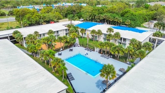 2295 Irlo Bronson Mem Hwy in Kissimmee, FL - Building Photo