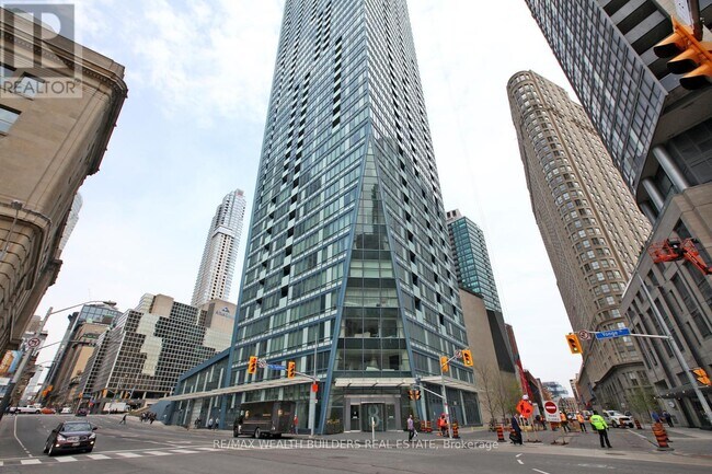 8 The Esplanade in Toronto, ON - Building Photo - Building Photo