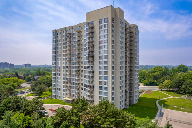 Riverside Court Condos in Toronto, ON - Building Photo - Building Photo