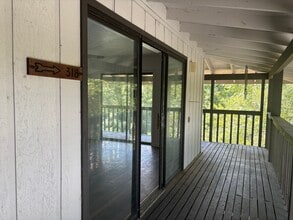 86 Hillside Dr in Holiday Island, AR - Building Photo - Building Photo