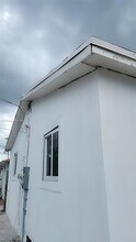 2310 NW 103rd St in Miami, FL - Building Photo - Building Photo