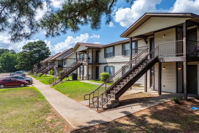 The Pine Apartments in Mansfield, LA - Building Photo - Primary Photo