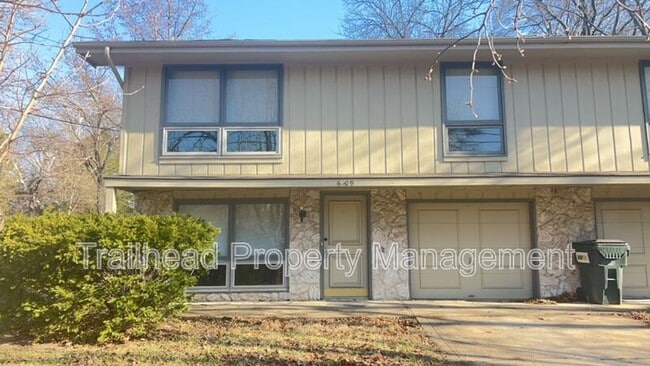 property at 6109 N Broadway