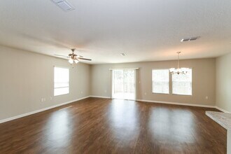 2150 Tyson Lake Dr in Jacksonville, FL - Building Photo - Building Photo