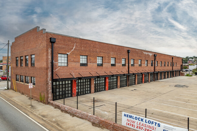 Hemlock Lofts in Macon, GA - Foto de edificio - Building Photo