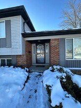 2184 Cumberland Dr in Troy, MI - Building Photo - Building Photo