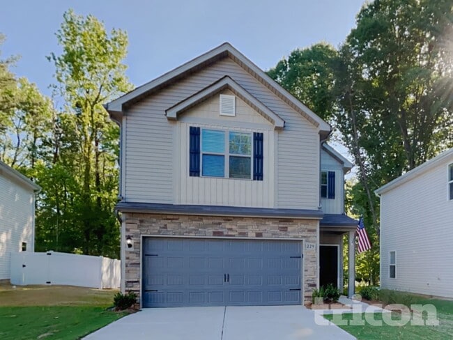 229 Spring Knoll Dr in Charlotte, NC - Foto de edificio - Building Photo