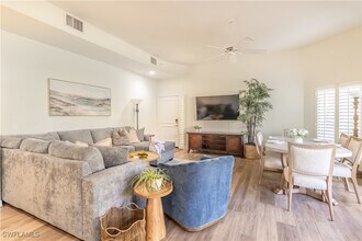 651 10th Ave S in Naples, FL - Building Photo - Building Photo