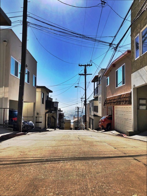217 Kelp St in Manhattan Beach, CA - Building Photo
