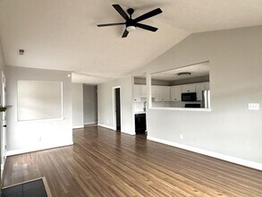 5656 Seafield Ln in Hope Mills, NC - Building Photo - Building Photo