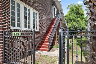 231 W 10th St in Jacksonville, FL - Building Photo