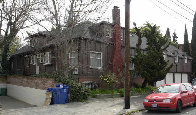 1426 Chestnut St in Alameda, CA - Foto de edificio - Building Photo