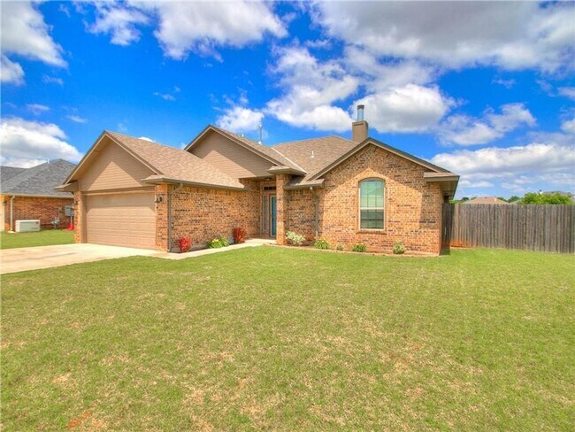957 Phil’s Way NW in Piedmont, OK - Building Photo - Building Photo