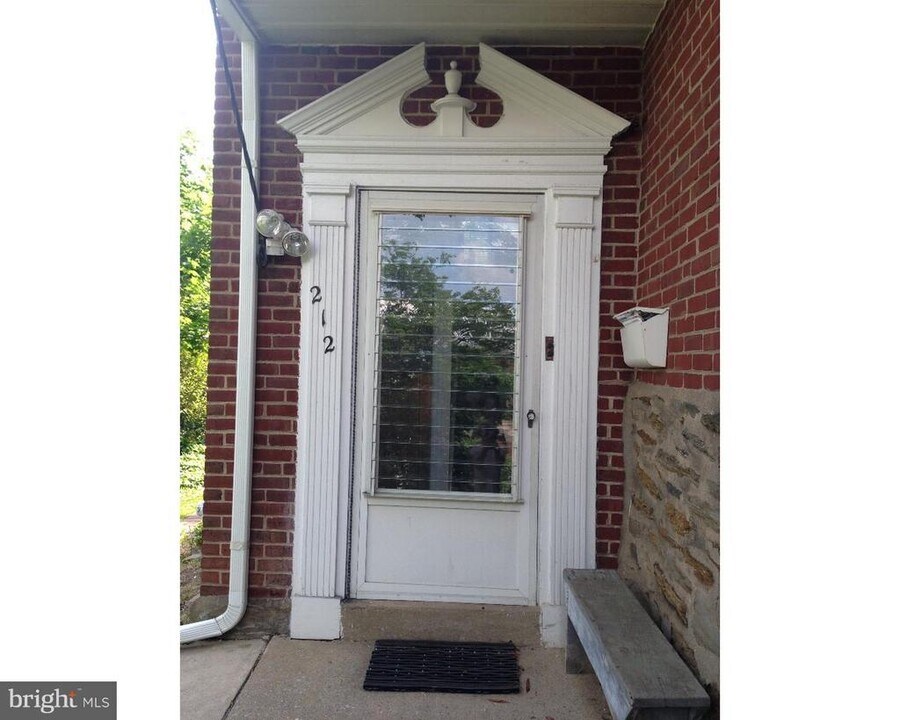 214 Grayling Ave in Narberth, PA - Building Photo