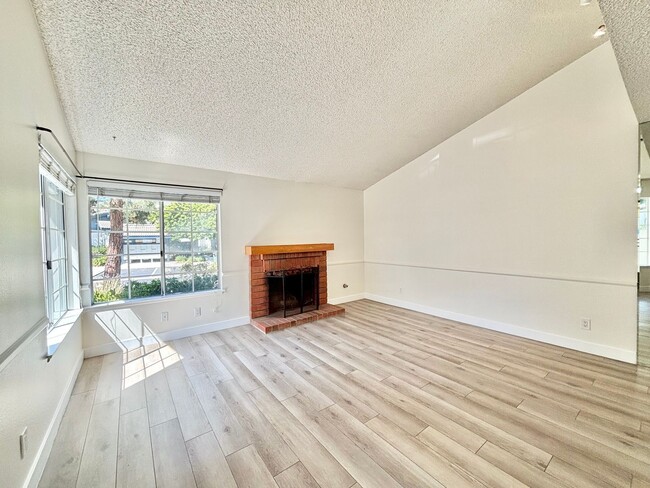 2579 Jacklight Cove in Port Hueneme, CA - Building Photo - Building Photo