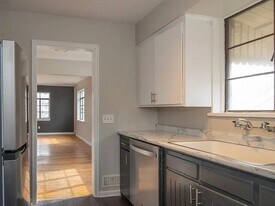 1405 Potomac Dr in Toledo, OH - Building Photo