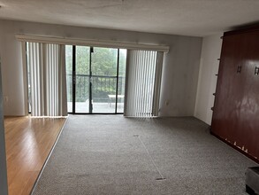 1 Summit Dr in Reading, MA - Building Photo - Building Photo