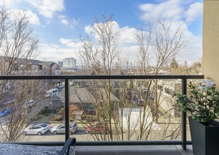 1620 NE Broadway St, Unit 416 in Portland, OR - Foto de edificio - Building Photo