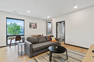 423 E Michigan St in Indianapolis, IN - Building Photo