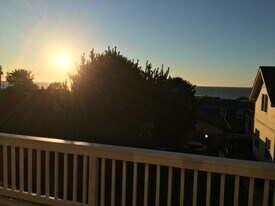 862 Aqua Vista Loop, Unit Ocean Views  upstairs in Yachats, OR - Building Photo