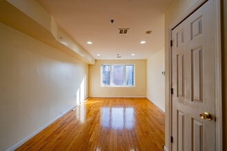 540 29th St, Unit 3rd Floor in Union City, NJ - Building Photo - Building Photo