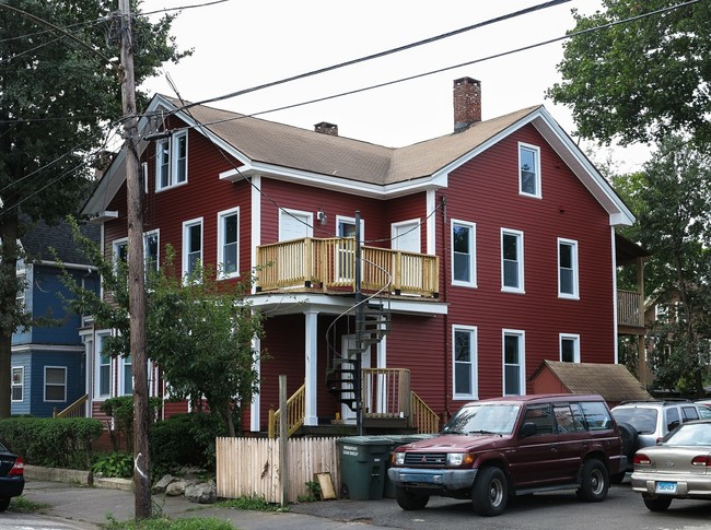 129 Rennell St in Bridgeport, CT - Foto de edificio - Building Photo
