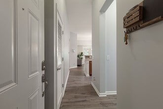 1910 Cedar Glenn Way in Atlanta, GA - Building Photo - Building Photo