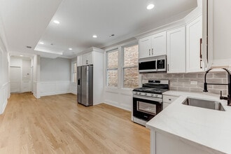 2512 W 69th St in Chicago, IL - Building Photo - Building Photo