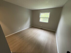 2526 Queenswood Dr in Columbus, OH - Building Photo - Building Photo